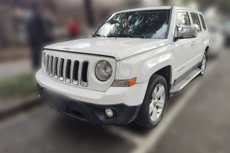 Jeep 自由客 2013款 2.4 豪华导航版