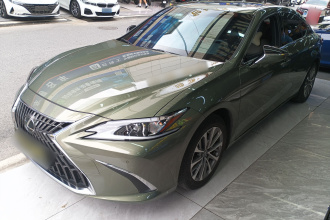 雷克萨斯ES 2022款 260 卓越版