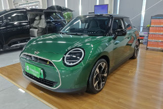 电动MINI COOPER 2024款 452km COOPER SE 艺术家
