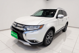 三菱 欧蓝德 2018款 2.4L 四驱精英版 5座