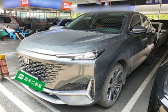 长安UNI-K 智电iDD 2022款 蓝鲸iDD 130km 1.5T 尊贵型