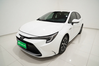 丰田 雷凌 2023款 智能电混双擎 1.8L 豪华版