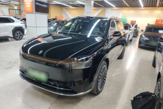 鸿蒙智行 问界M9 2025款 增程 Ultra版 52kWh 6座版 (192线激光雷达）