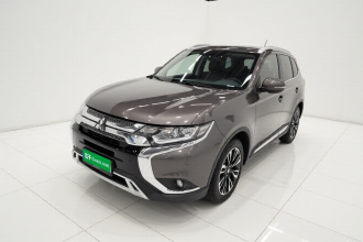 三菱 欧蓝德 2019款 2.0L 两驱畅享版 7座 国VI