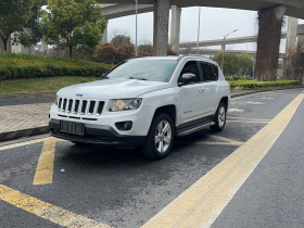 Jeep 指南者(进口) 2014款 2.0L 两驱运动版