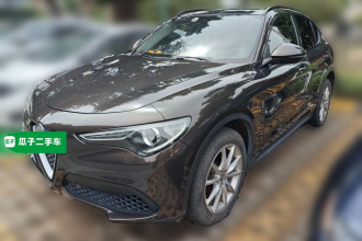 阿尔法·罗密欧 Stelvio斯坦维 2017款 2.0T 200HP 豪华版