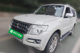 三菱 帕杰罗（平行进口）   V97 3.8L 五门 GLS 中东版