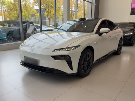 东风奕派 eπ007 2026款 007+ 纯电 650 Ultra+激光雷达版