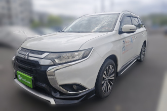 三菱 欧蓝德 2021款 2.0L 两驱畅享版 5座