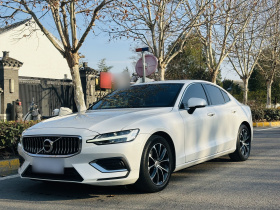 沃尔沃S60 2020款 T4 智逸豪华版