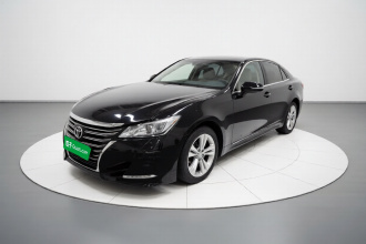 丰田 皇冠 2015款 2.5L 时尚限量版