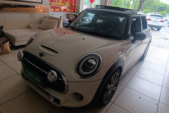 MINI 2019款 2.0T COOPER S 艺术家 五门版