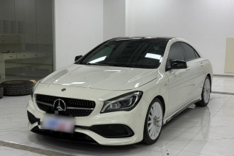 奔驰CLA 2017款 CLA 220 4MATIC 极地限量版