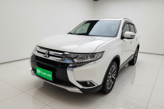 三菱 欧蓝德 2018款 2.4L 四驱精英版 5座