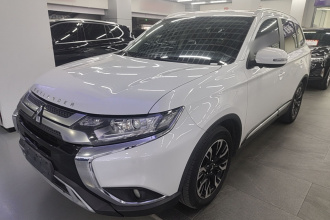 三菱 欧蓝德 2019款 2.0L 两驱畅享版 7座 国VI