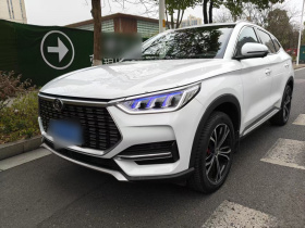 比亚迪 宋PLUS 2020款 1.5T 自动旗舰型