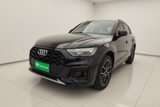 奥迪Q5L 2025款 45周年典藏版 45 TFSI 豪华动感型
