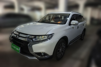 三菱 欧蓝德 2018款 2.0L 两驱荣耀版 5座