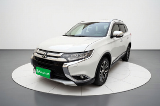 三菱 欧蓝德(进口) 2016款 2.4L 四驱精英版 5座