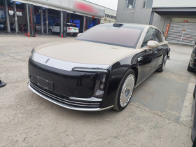 鸿蒙智行 尊界S800 2025款 增程 星耀尊享版 5座（192线激光雷达）