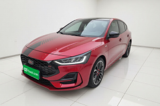 福特 福克斯 2022款 两厢 EcoBoost 180 自动ST Line
