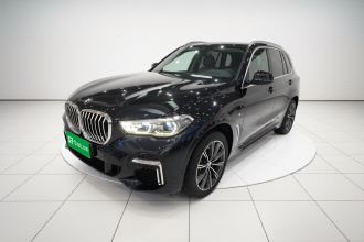 宝马X5 2022款 改款 xDrive 30Li 尊享型M运动套装