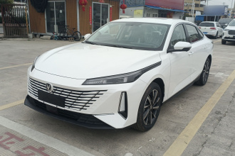 长安 逸动 2025款 蓝鲸 1.5T 500Bar尊贵型