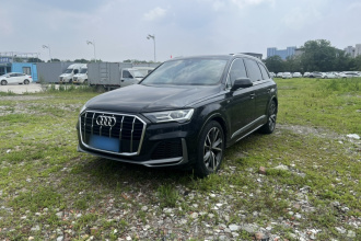 奥迪Q7 2022款 55 TFSI quattro S line运动型