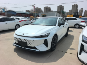 长安UNI-V 智电iDD 2024款 蓝鲸智电iDD 136km 智尊型