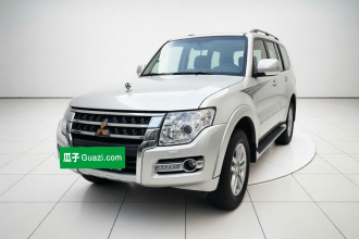 三菱 帕杰罗（平行进口）   V97 3.8L 五门 GLS 天窗 中东