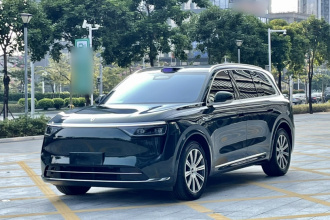 AITO 问界 问界M8 2025款 增程 Max+版 53.4kWh 5座版 (192线激光雷达）