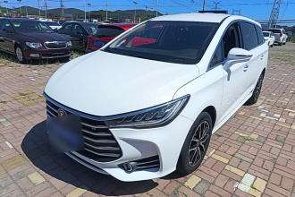 比亚迪 宋MAX 2018款 1.5T 自动智联豪华型 6座