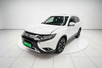 三菱 欧蓝德 2020款 2.0L 两驱畅享版 5座