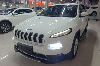 Jeep 自由光 2017款 2.0L 优越版