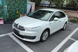 雪铁龙 世嘉 2016款 经典 三厢 1.6L 自动品尚型