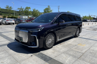 岚图汽车 岚图梦想家 2025款 PHEV 四驱尊贵鲲鹏版