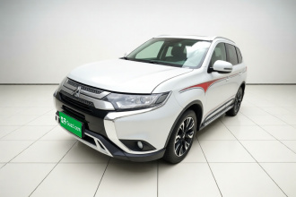 三菱 欧蓝德 2020款 2.0L 两驱畅享版 5座