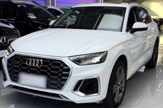 奥迪Q5L 2022款 45T 豪华动感型