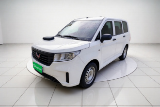 五菱汽车 五菱宏光PLUS 2020款 1.5L 手动标准型 5座