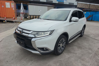 三菱 欧蓝德 2018款 2.0L 两驱荣耀版 5座
