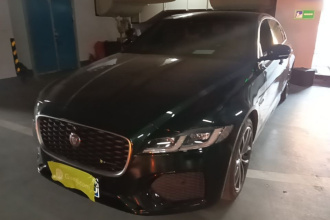 捷豹XFL 2022款 XFL 2.0T P250 两驱精英运动版