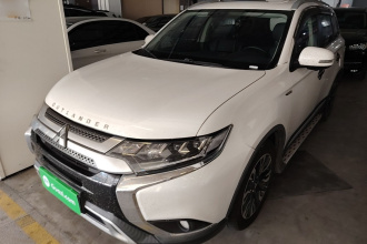 三菱 欧蓝德 2019款 2.4L 四驱致享版 7座 国VI