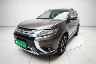 三菱 欧蓝德 2020款 2.0L 两驱畅享版 7座