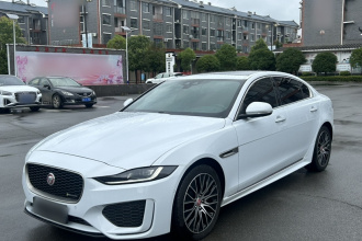 捷豹XEL 2020款 2.0T 200PS R-DYNAMIC S进取运动版