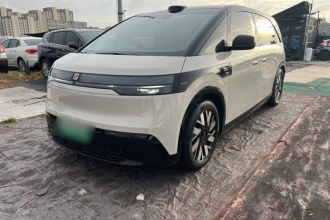 极氪MIX 2025款 长续航智驾版