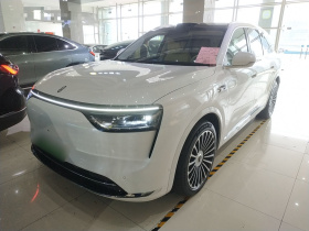 鸿蒙智行 问界M8 2025款 增程 Ultra版 53.4kWh 6座版