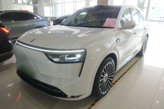 鸿蒙智行 问界M8 2025款 增程 Ultra版 53.4kWh 6座版