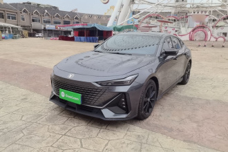 长安UNI-V 2022款 1.5T 卓越型
