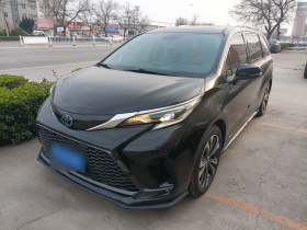 丰田 格瑞维亚 2022款 2.5L混动 尊爵版