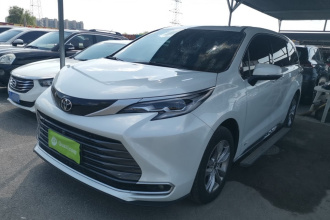 丰田 赛那SIENNA 2024款 2.5L混动 四驱尊贵版